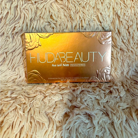 Huda Beauty Palette - Picture 2 of 4